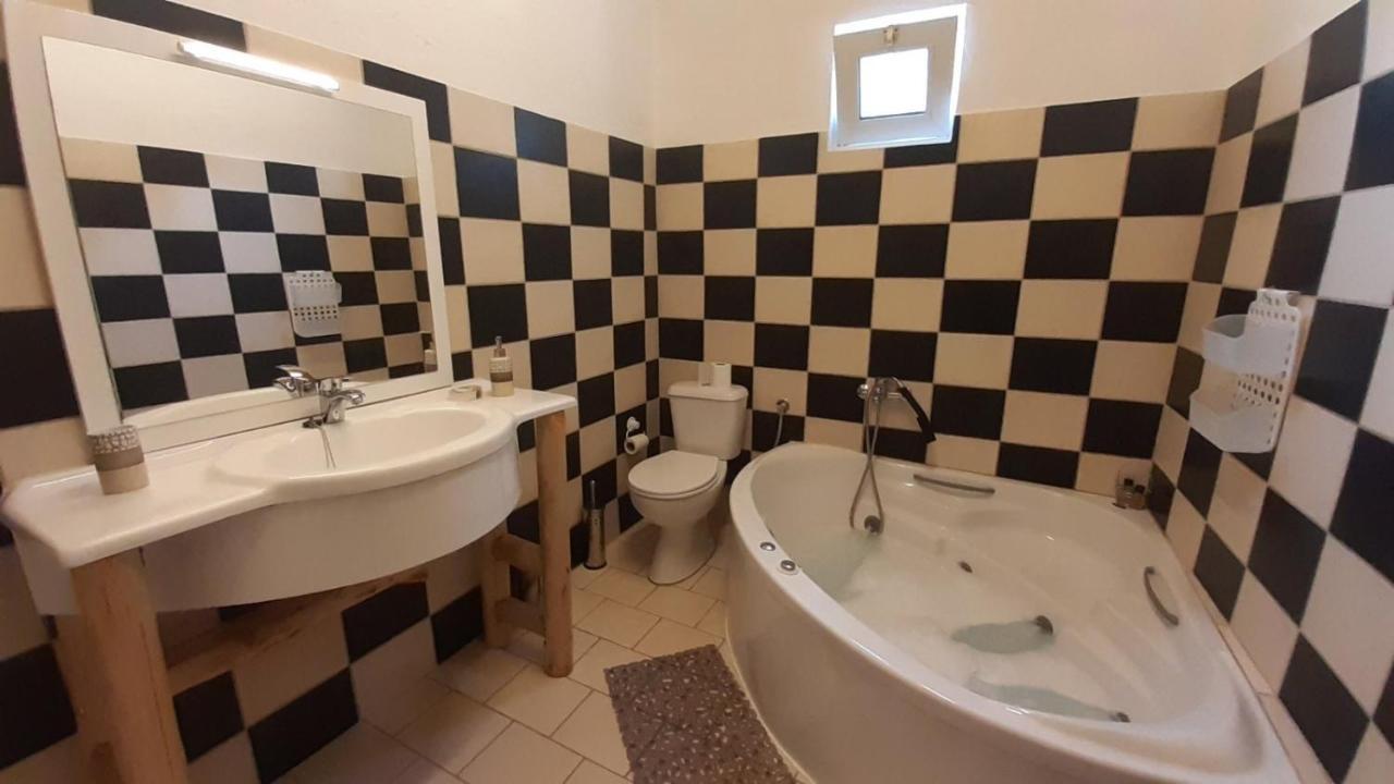Kato Korakiana White Manolia Cottage מראה חיצוני תמונה